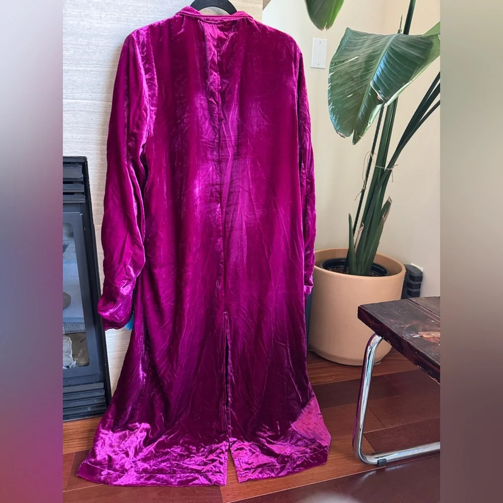 Free People Dahlia Velvet Duster Coat, in Berry Pink Size Medium - Picture 3 of 8